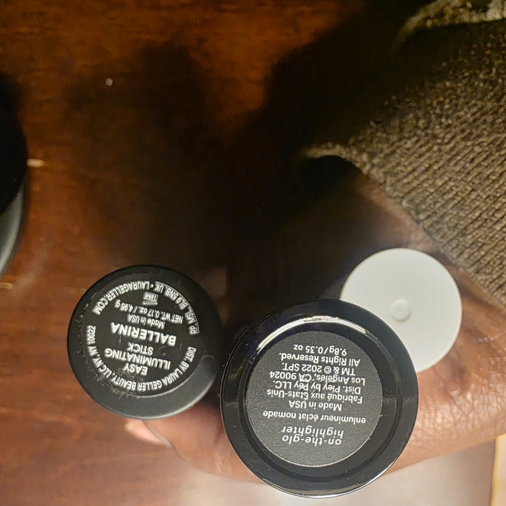 Laura Geller Easy Illuminating Stick - Black - Picture 7 of 7